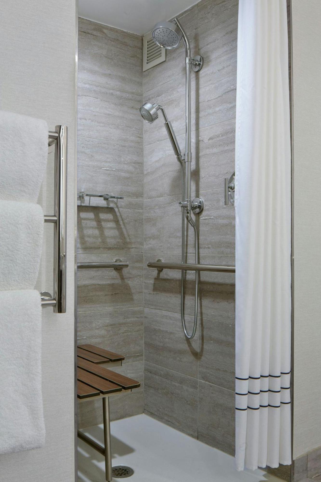 מלון New York Laguardia Airport Marriott מראה חיצוני תמונה